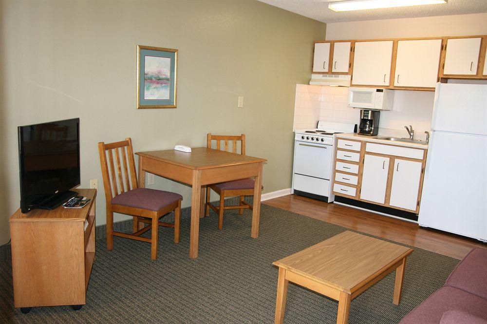Affordable Suites Charlottesville Exterior foto