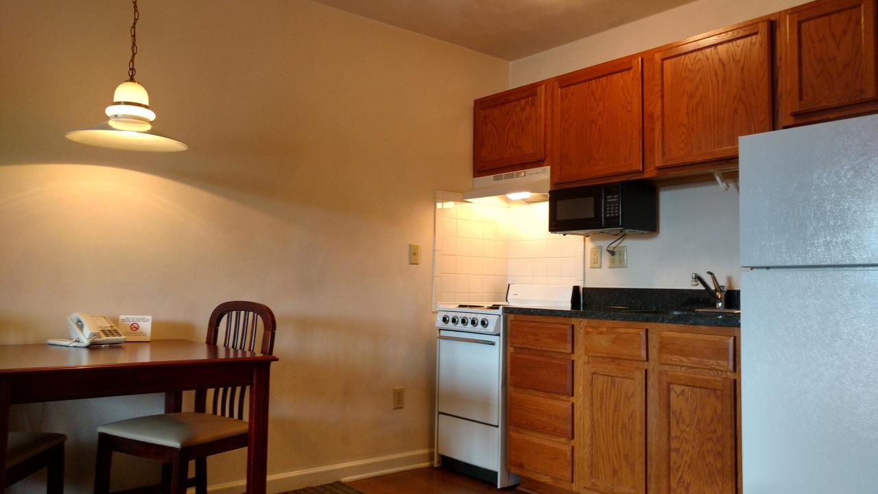 Affordable Suites Charlottesville Exterior foto