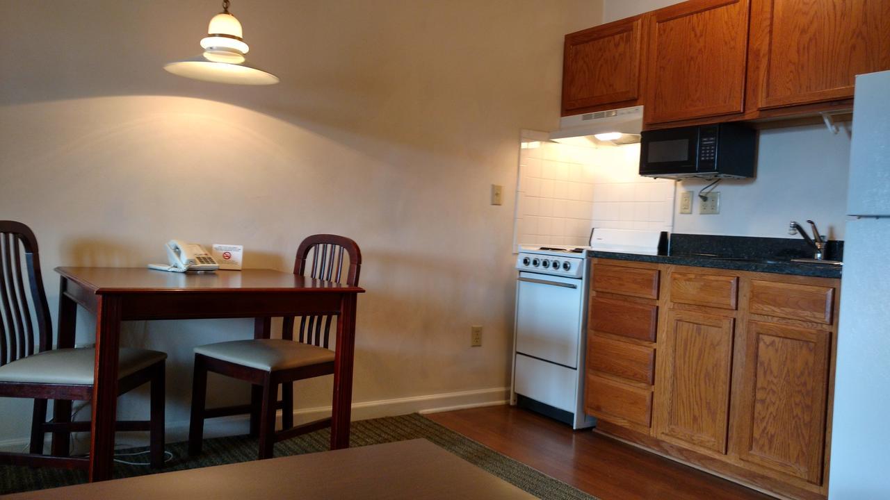 Affordable Suites Charlottesville Exterior foto